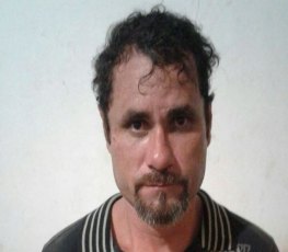 Homem com mandado de prisão, liga no 190 e se entrega à polícia