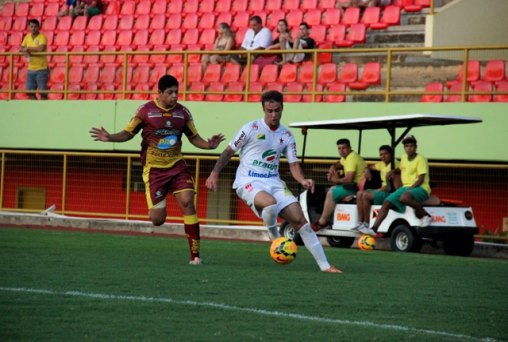 Rio Branco FC chega na madrugada e treina nesta terça no “Aluizão”