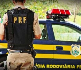 Policiais Rodoviários Federais são presos por cobrar propina de motoristas             