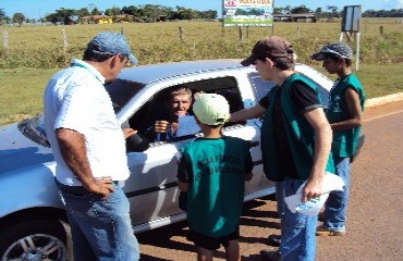 Grupo de Educadores Ambientais Voluntários Mirins realizam pit stop em Cabixi