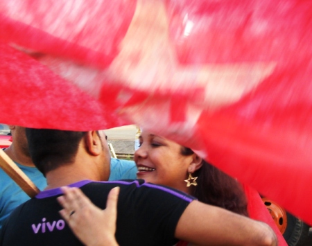 Partido dos Trabalhadores começa campanha eleitoral com caminhada de candidatos no centro da capital - álbum de fotos