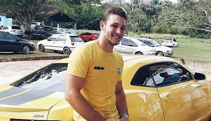 TRAGÉDIA: Cantor sertanejo morre ao bater moto de frente com caminhão em rodovia