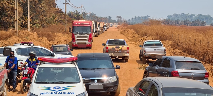 NORMALIDADE: Estrada da Penal é reaberta após chegada de máquinas do DER