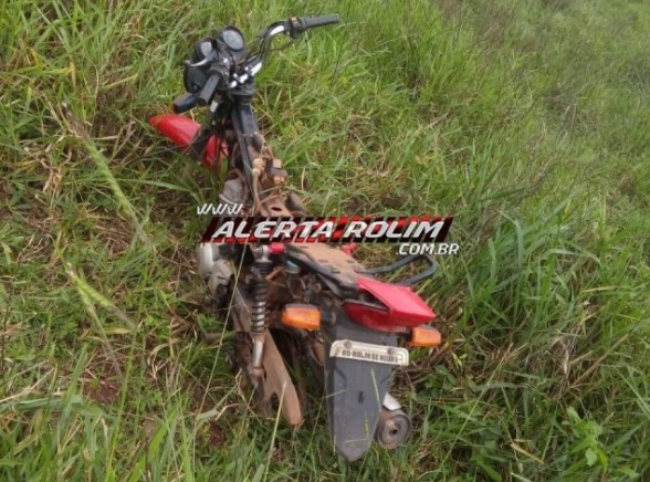 Carcaça de motocicleta roubada é encontrada pela PM