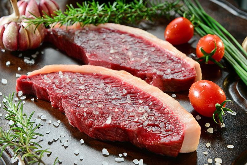 ECONOMIA: Preço da carne volta a cair e inflação tem menor taxa para fevereiro em 20 anos