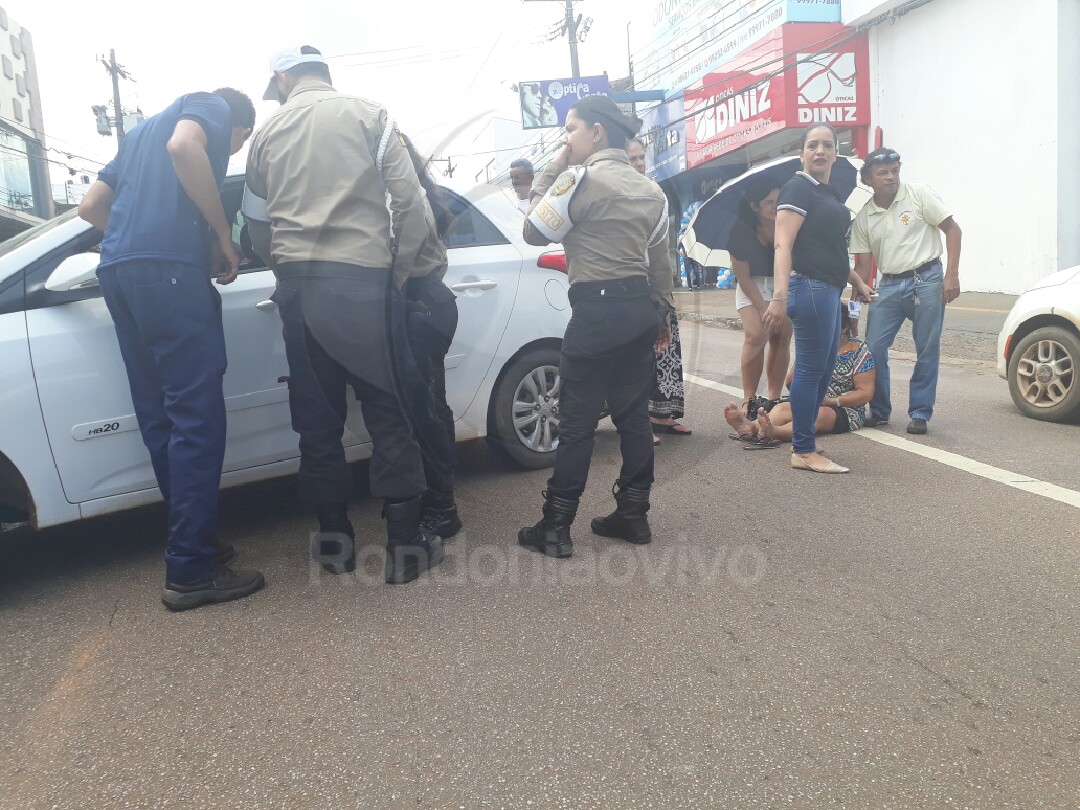 URGENTE: Idosa é arrastada pelo próprio carro no Centro da capital