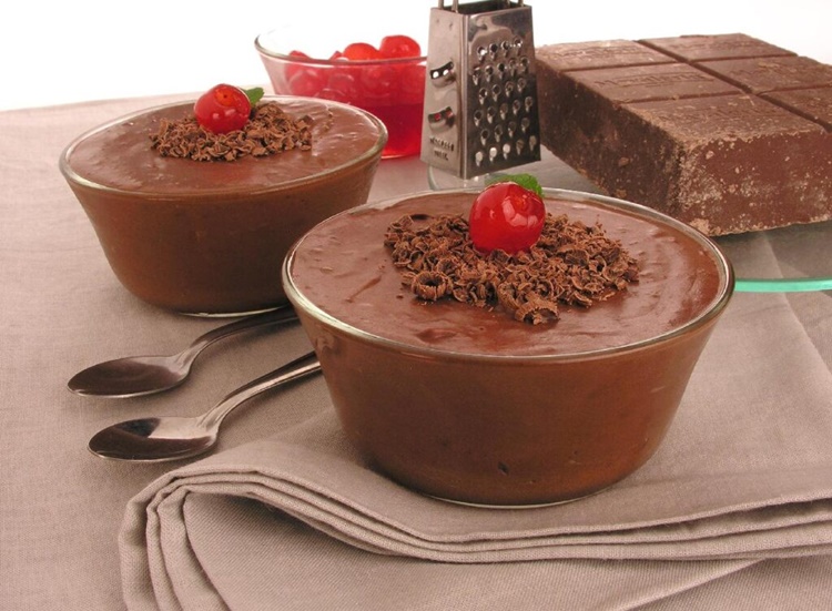 FLORESTA NEGRA: Mousse com chocolate meio amargo é um aliado para amenizar a TPM