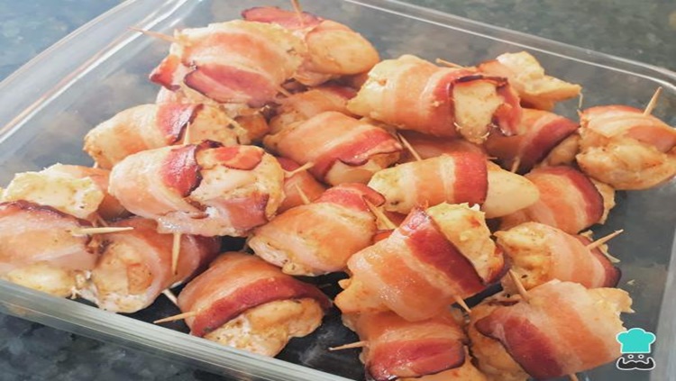 SABOROSO: Sextou e que tal preparar medalhão de frango com bacon assado? 