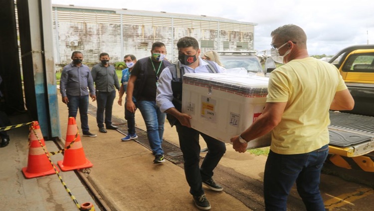 EM MENOS DE 12 HORAS: Vacinas da Oxford são entregues para as regionais de saúde de Rondônia