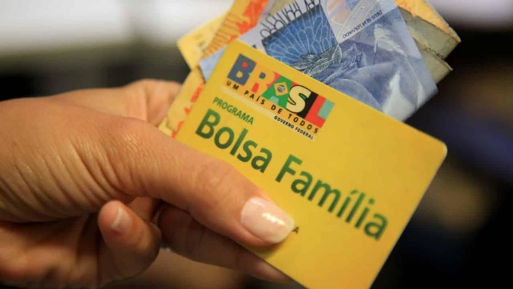 BOLSA FAMÍLIA: Prefeitos criticam possível redução do papel de municípios na seleção 