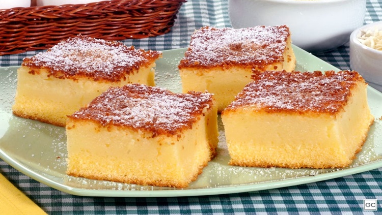 DELICIOSO: Bolo cremoso de fubá para acompanhar o cafezinho da tarde