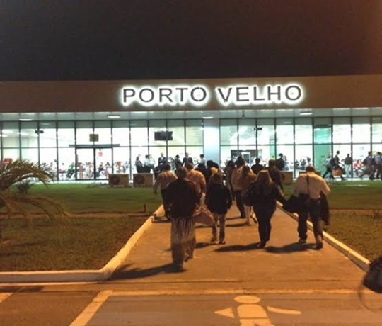 AO DESEMBARCAR: Paciente que se tratava da covid-19 em Porto Alegre morre no aeroporto da capital