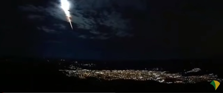 BOLA DE FOGO: Meteorito é filmado por sete câmeras em cidades do Nordeste