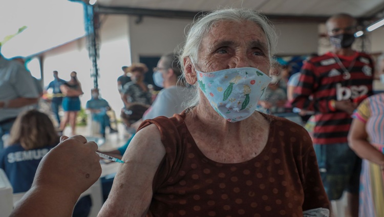 NA CAPITAL: Pessoas que tomaram a primeira dose da Coronavac dia 1° de abril recebem a segunda dose hoje