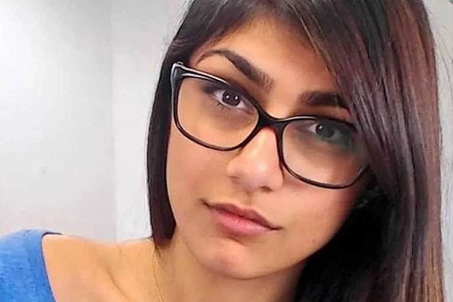 FEZ PIADA: Mia Khalifa ironiza senador bolsonarista que a mencionou na CPI da Covid