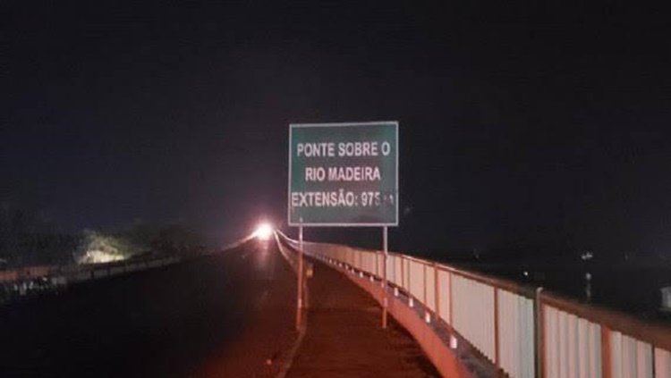 HEROÍSMO: Canoeiro salva mulher que pulou da ponte sobre o rio Madeira em Porto Velho