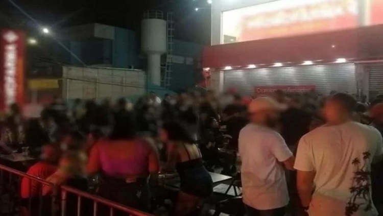 PERIGO DE CONTÁGIO: Fiscalização encerra festa clandestina com mais de 330 pessoas aglomeradas