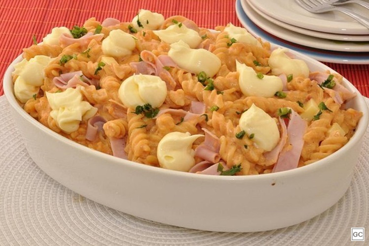 RÁPIDO: Macarronada na pressão é uma opção deliciosa para o almoço