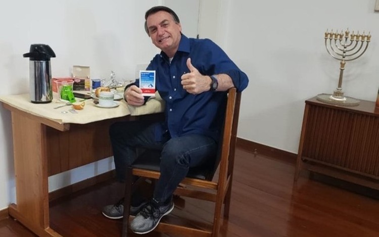 NA PANDEMIA: Bolsonaro sanciona projeto que aumenta validade de receitas médicas 