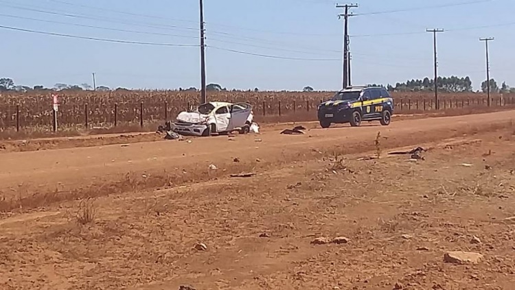 URGENTE: Homem rouba táxi em Mato Grosso e morre após capotar o carro na BR em Rondônia