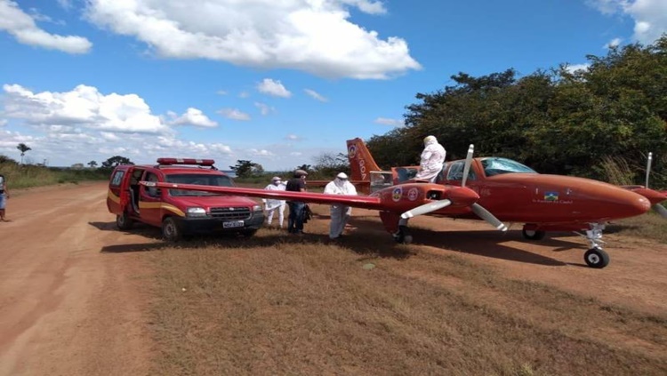 EM RONDÔNIA : Avião do Corpo de Bombeiros sofre pane e faz pouso forçado em fazenda