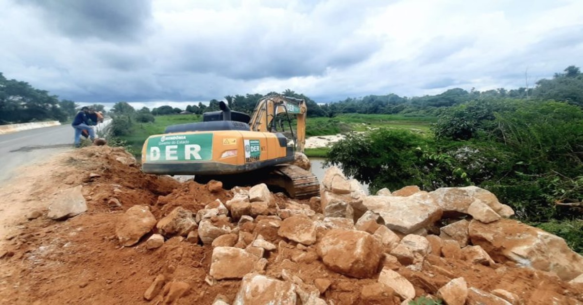 RO-470: DER atua na contenção e proteção da cabeceira da ponte do rio Paraíso