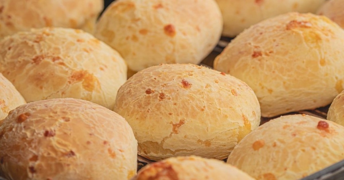 GOSTOSO: Pão de queijo de liquidificador fácil e prático para o lanche