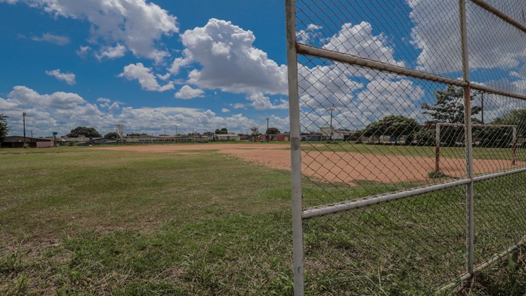 ESPAÇO PÚBLICO: Prefeitura regulariza Campo do Abobrão no bairro Cohab