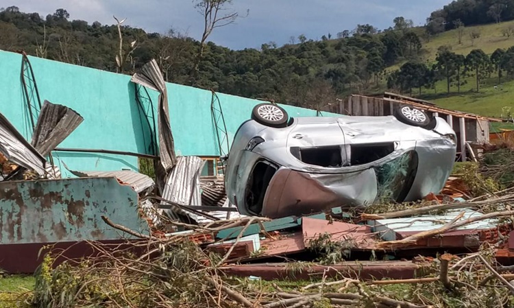 DANOS: Tempestade em Santa Catarina afeta 26 cidades e deixa 830 desabrigados