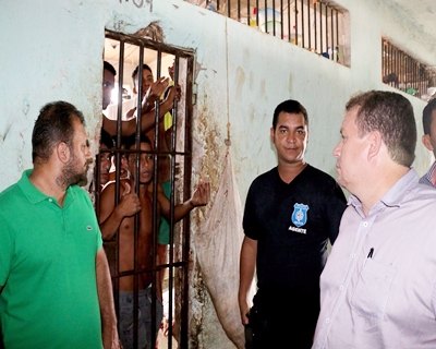 Dr. Neidson visita presídios da Capital e constata o caos do sistema