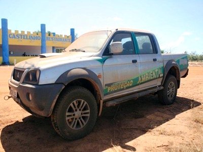 Polícia Ambiental e Sedam apreendeem carregamento ilegal de toras