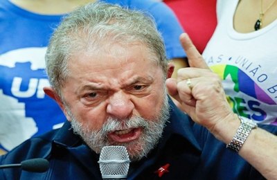 Lula disse à Folha que 'não vai sair das ruas' se Dilma sofrer impeachment