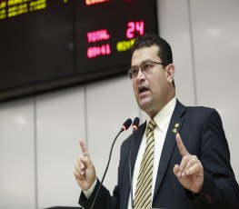 Parlamentares aprovaram projeto de autoria do deputado Ezequiel Júnior