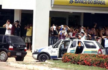 Quadrilha assalta Banco do Brasil em Machadinho do Oeste e troca tiros com a polícia 