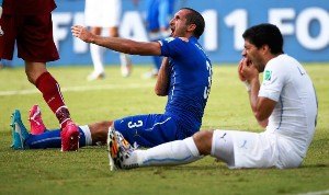 Fifa confirma processo disciplinar contra Suárez por mordida em italiano