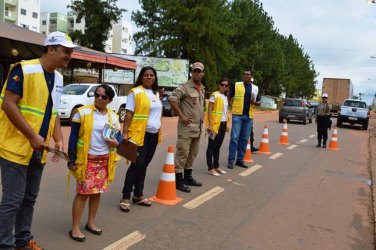 Blitz educativa orienta motorista sobre extintores ABC