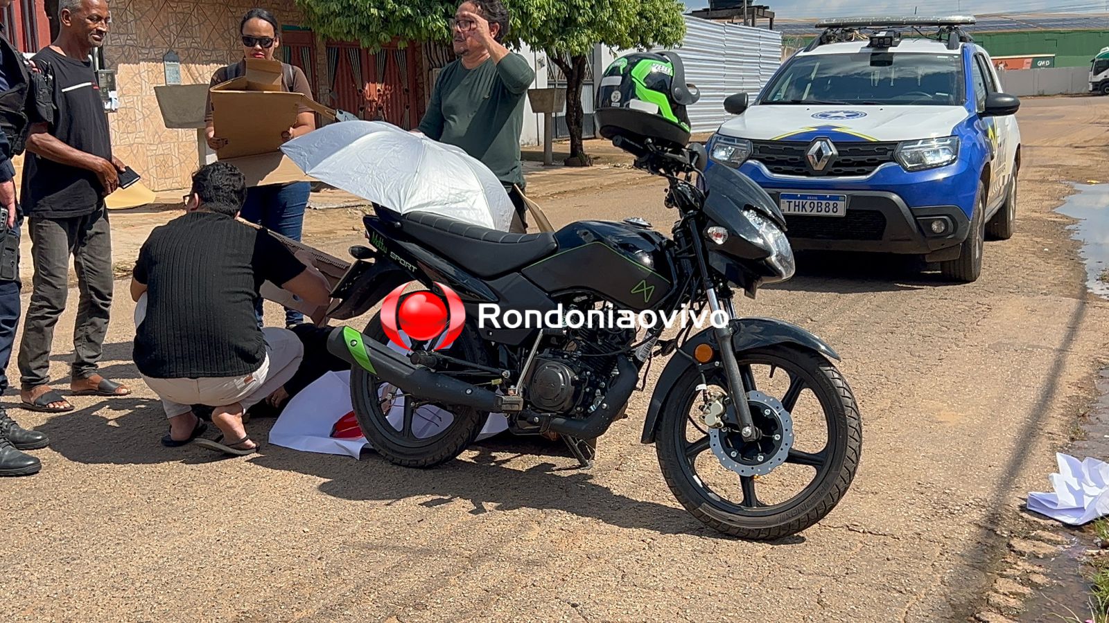 ENTROU NA FRENTE: Mulher fica ferida após atropelar cachorro 'Caramelo'