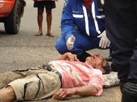 Cai sozinho da bicicleta e sofre acidente no Centro