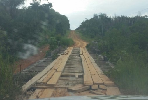 Empresário enfrenta lama e chuva em aventura na 319