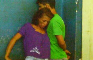 Casal suspeito de aliciar adolescentes para vender droga é preso pela PM - FOTOS