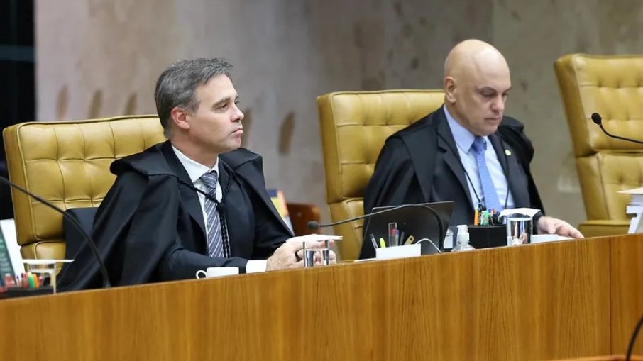 CRISE NO STF: Fachin tira de Moraes investigação de Mendonça por fake news