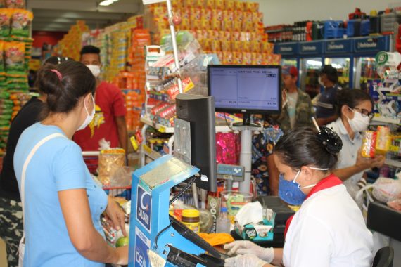  PROTEÇÃO: Procon alerta consumidores para o uso de máscaras durante as compras 