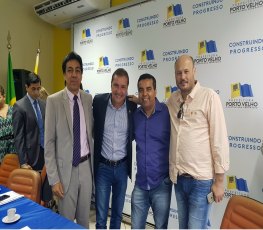 Prefeito Hildon recorre ao Deputado Lindomar Garçon e membros da bancada federal