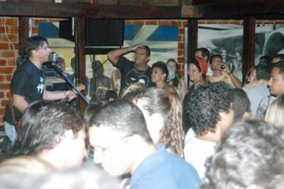 Sexta do blues e rock clássico com entrada free para mulheres até meia noite no GREGO ORIGINAL PUB