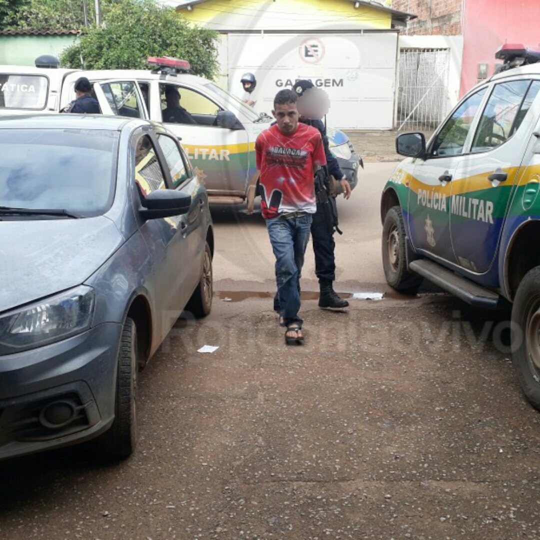 PERSEGUIÇÃO: Casal em moto roubada é preso em panificadora após fuga alucinada