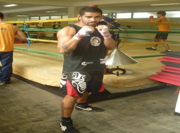 Atleta representa Rondônia no Campeonato Brasileiro de MMA