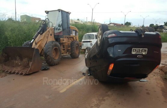 CAPOTAMENTO: Motorista inabilitado e embriagado colide em trator e causa grave acidente