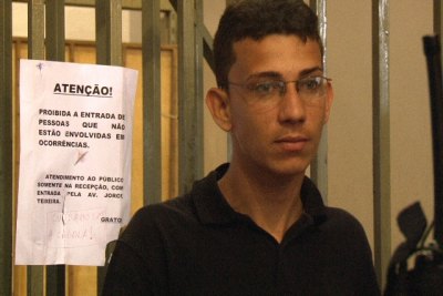 Polícia prende jovem acusado de roubos na capital