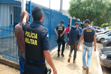 Policiais militares prendem bando que praticava assaltos e furtos