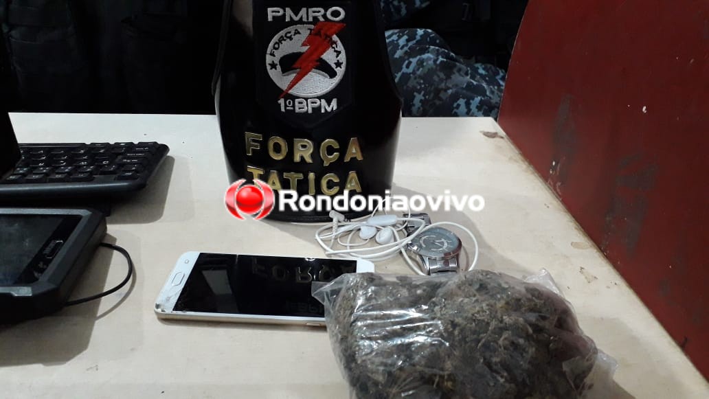 FLAGRADO: Traficante é preso com um quilo de maconha em local de intenso comércio de droga